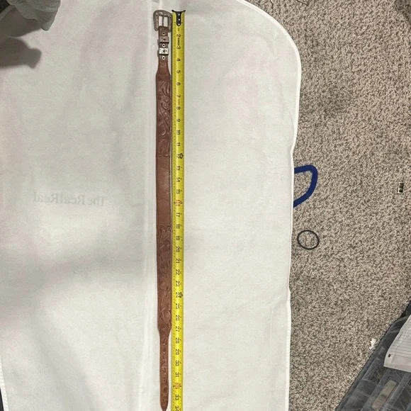 Vintage 100% tooled leather brown belt. Vintage western buckle with red gem - Picture 7 of 7